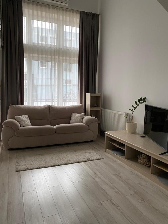 Ferienwohnung Apartament Ana Premium Oradea Exterior foto