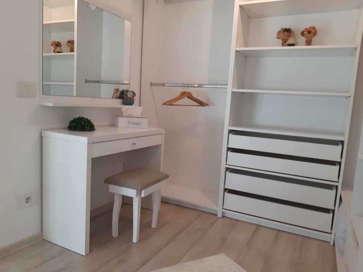 Ferienwohnung Apartament Ana Premium Oradea Exterior foto